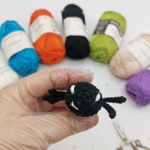 Breloc croșetat Paianjen Halloween handmade