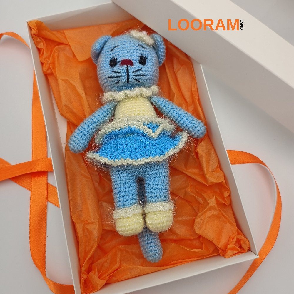 Pisicuță croșetată manual păpușică decorativă albastră