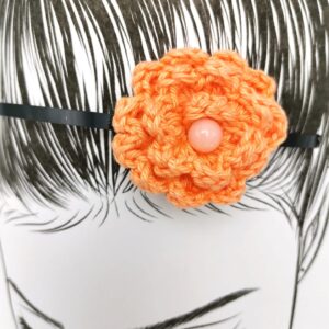 Bentita cu floare portocalie crosetata manual