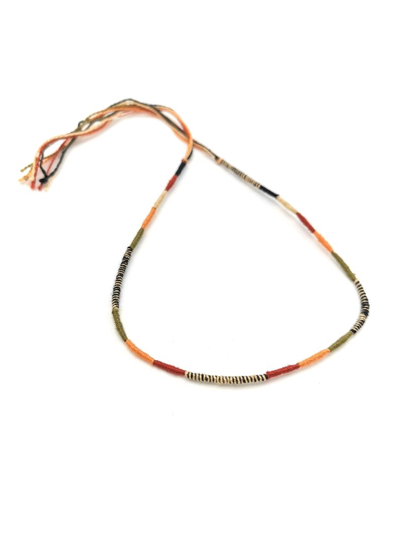 Brățară din ață colorată 4.jpg