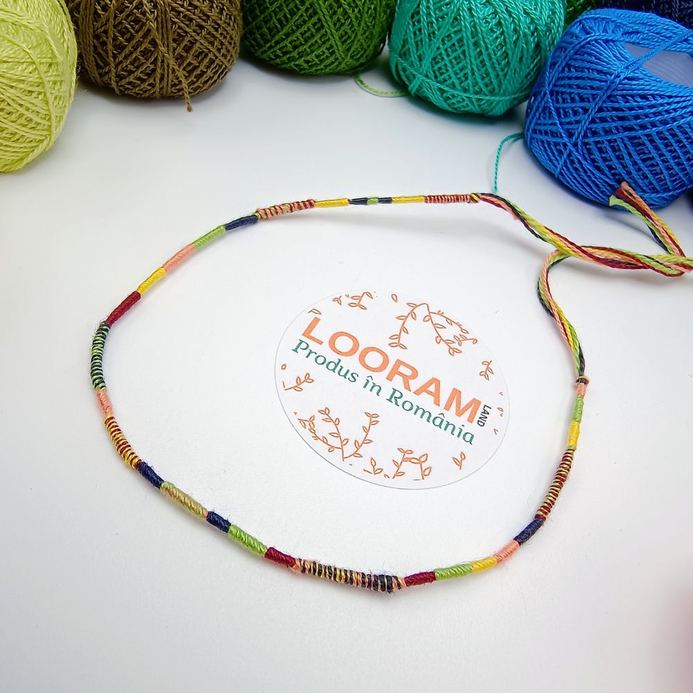 Brățară din ață colorată subțire multicoloră model 9 – pe comandă