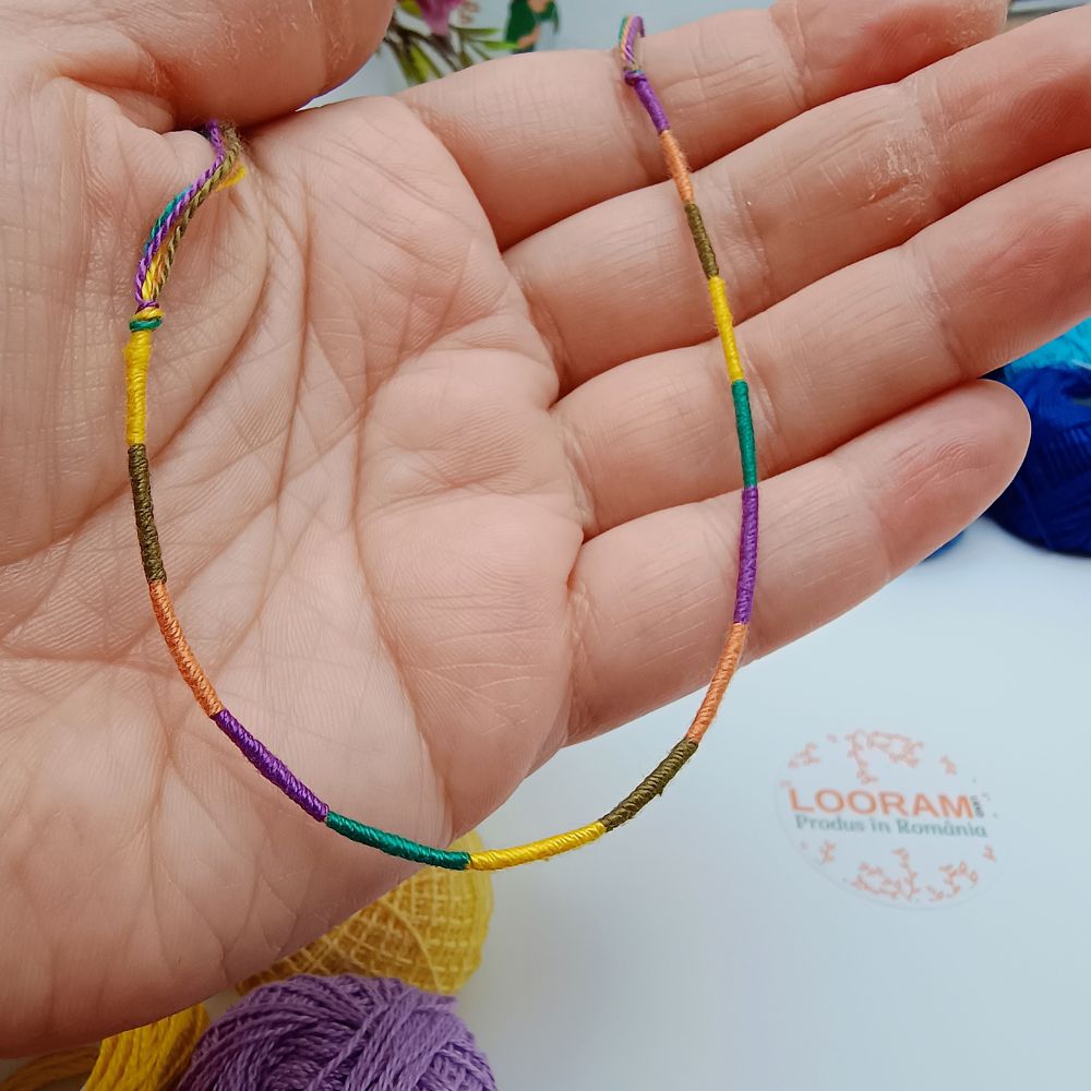 Brățară din ață colorată subțire multicoloră model 15 – pe comandă