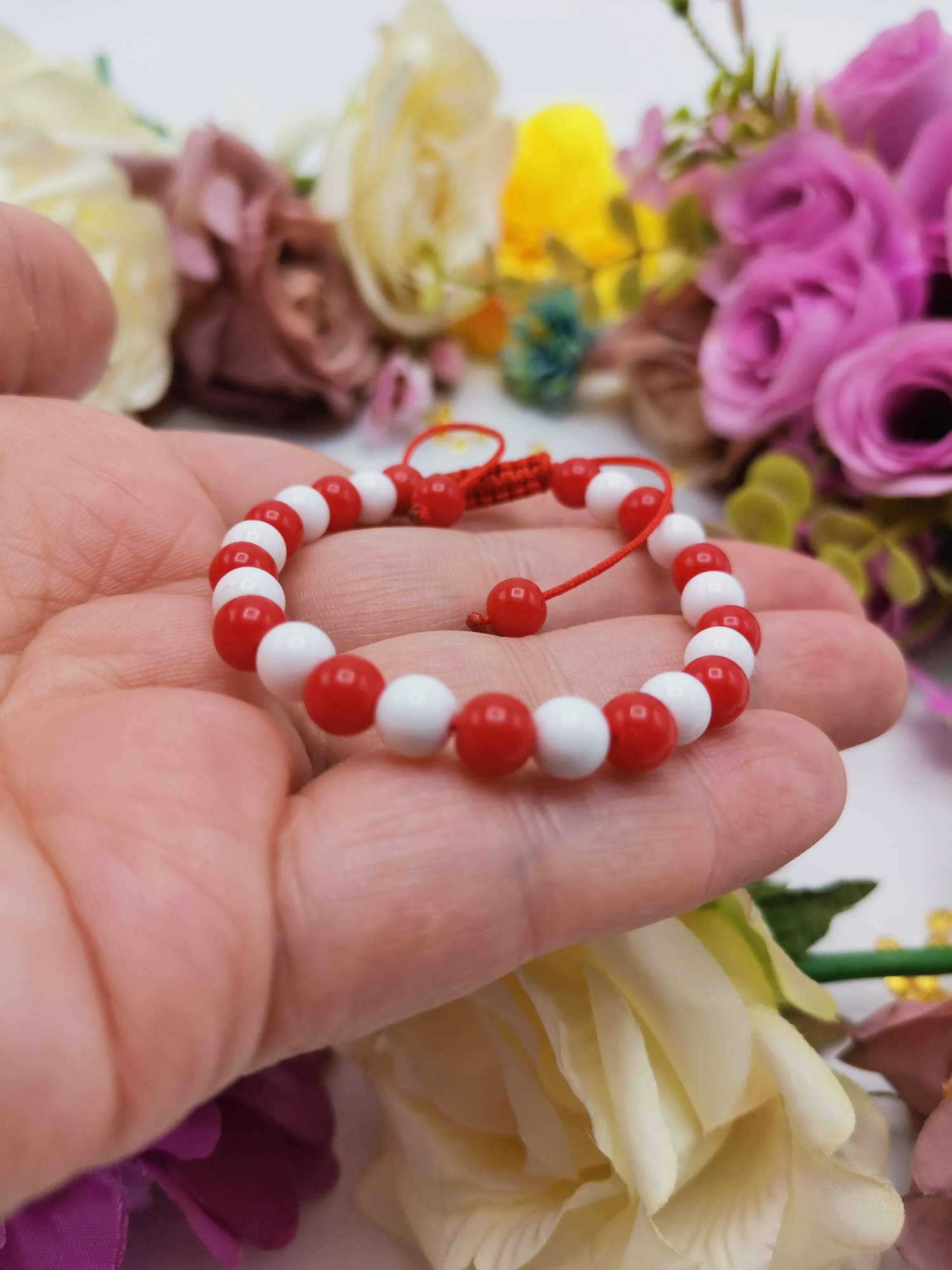 brățară din margele mărțișor