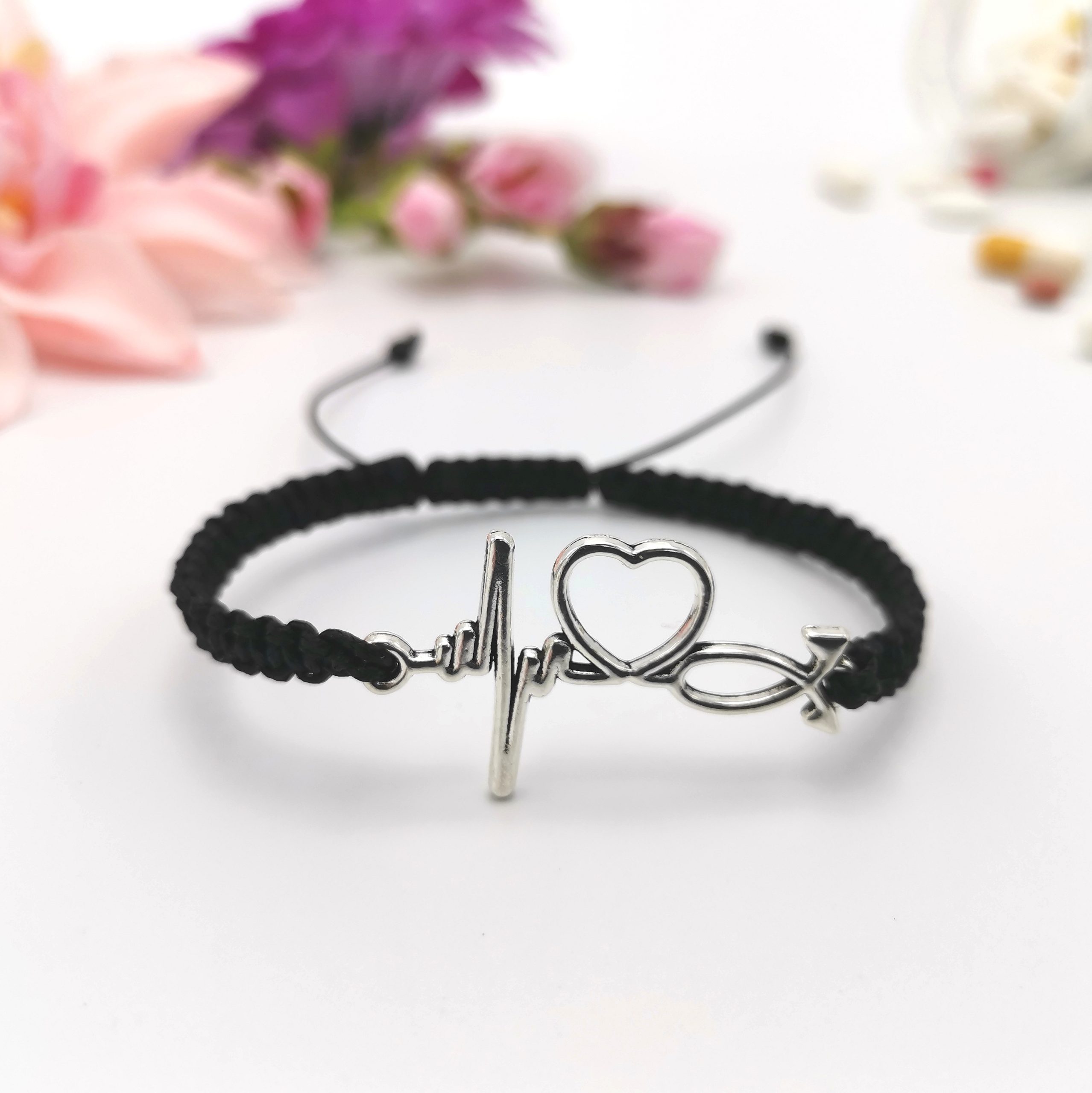 Bratara neagra handmade medicina puls si inima - martisor lucrat manual