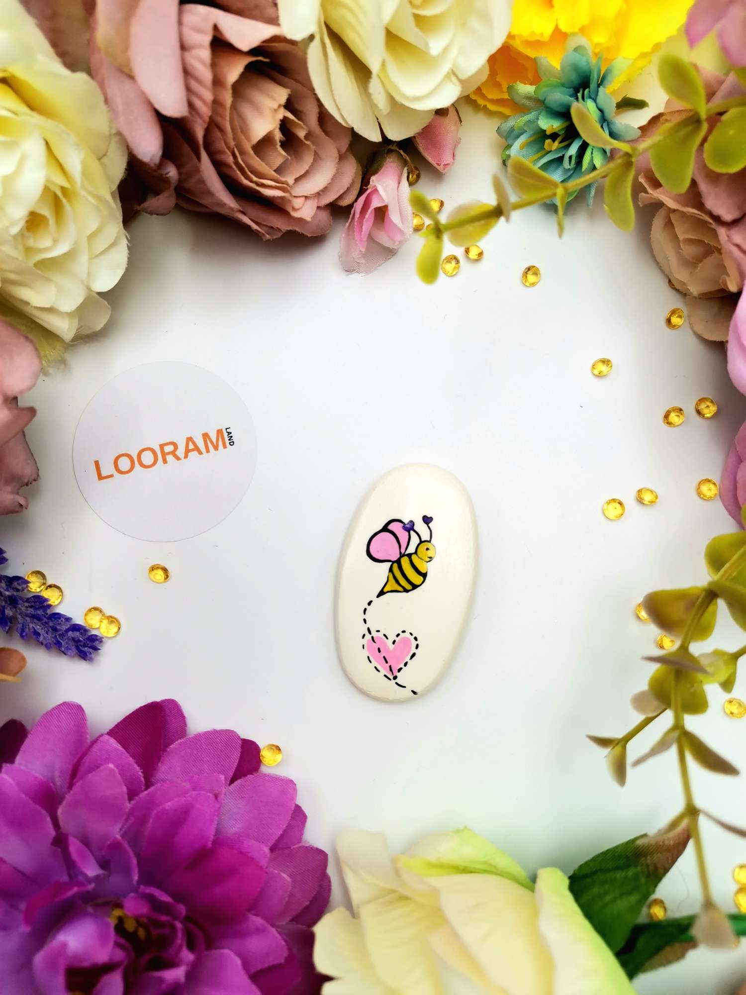 broșă albinuță porțelan rece