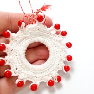 Brosa crosetata martisor