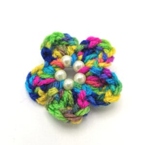 Brosa handmade floare crosetata multicolora - martisor