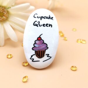 Brosa martisor Briosa - martisor handmade - portelan artizanal