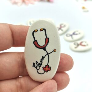 Brosa Stetoscop - NUME - personalizabil - pe comandă