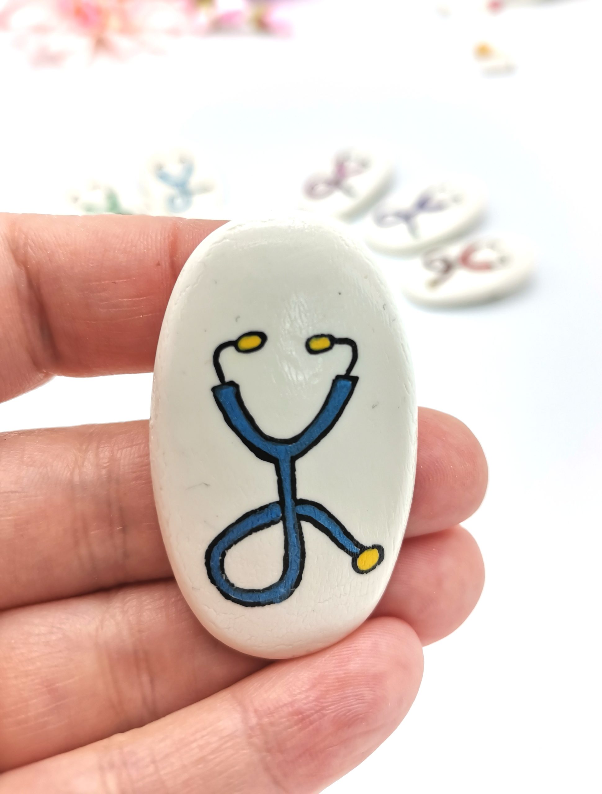 Brosa Stetoscop albastru – martisor lucrat manual