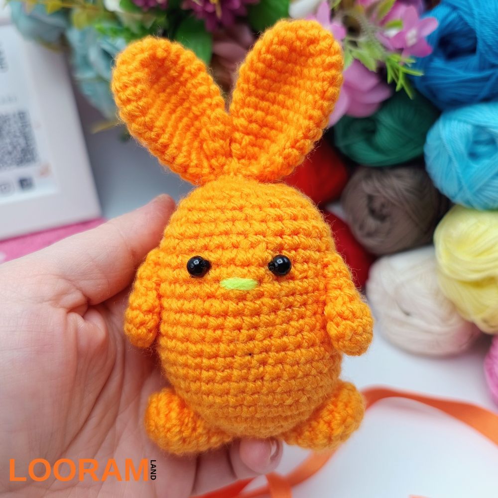 Iepure galben mic croșetat jucărie decorativă