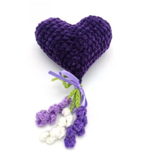 Inima decorativa cu flori de lavanda