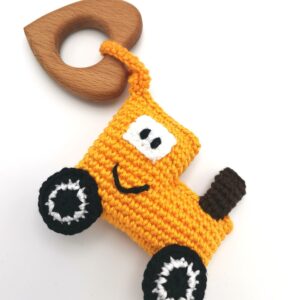 Jucarie dentitie Tractor cu inima din lemn - pe comanda