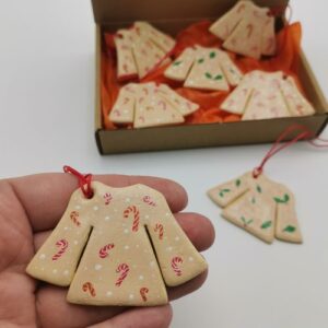 Set 8 ornamente pentru brad modelate si pictate manual