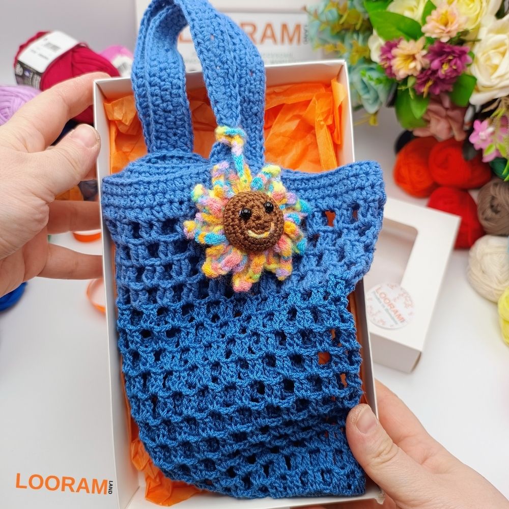 traita bunicii crosetata manual albastra (1)